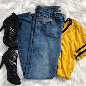 Joe’s Jeans medium wash skinny jeans